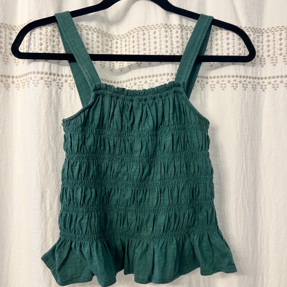 NWOT Universal Thread Green Smocked Ruffled Tank Top Size Medium